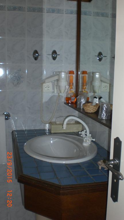 Auberge De L'Atre Quarre-les-Tombes Номер фото
